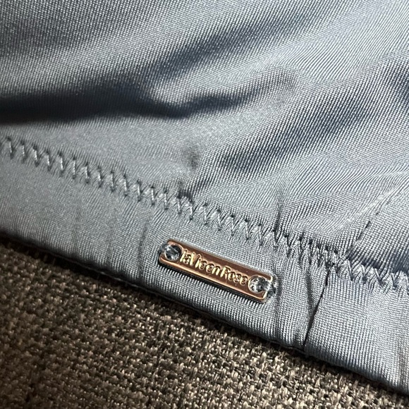 Ladies La Vie en Rose wireless padded bra, in sheer blue grey. Size XXL. - Picture 2 of 3